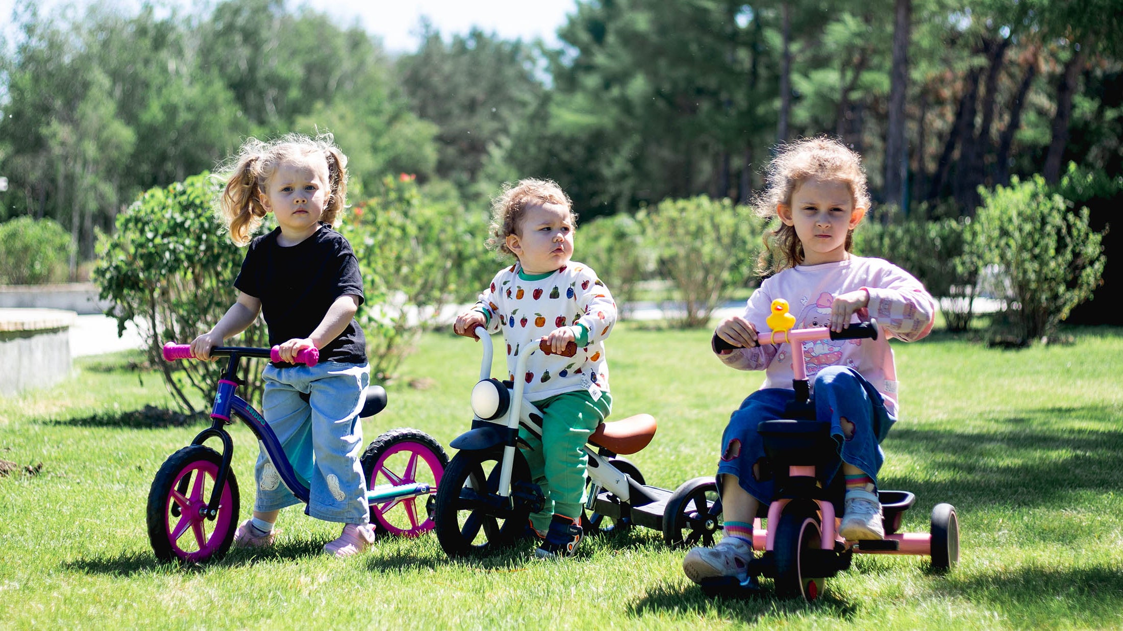 Electronic Toys vs Traditional Toys: Finding the Right Balance in Play