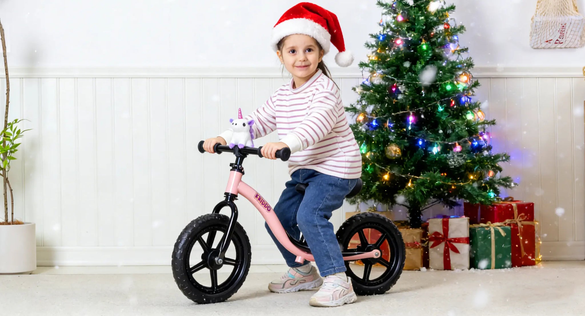 Christmas Present for Girl: 9 Best Gift Ideas Parents Truly Swear By