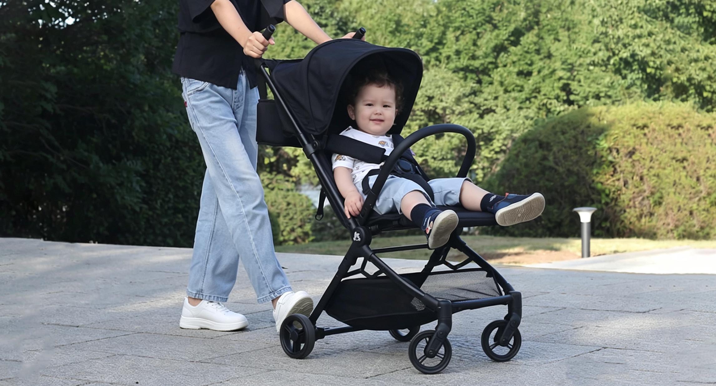 Travel Stroller vs Regular Stroller: Which One Fits Your Family?