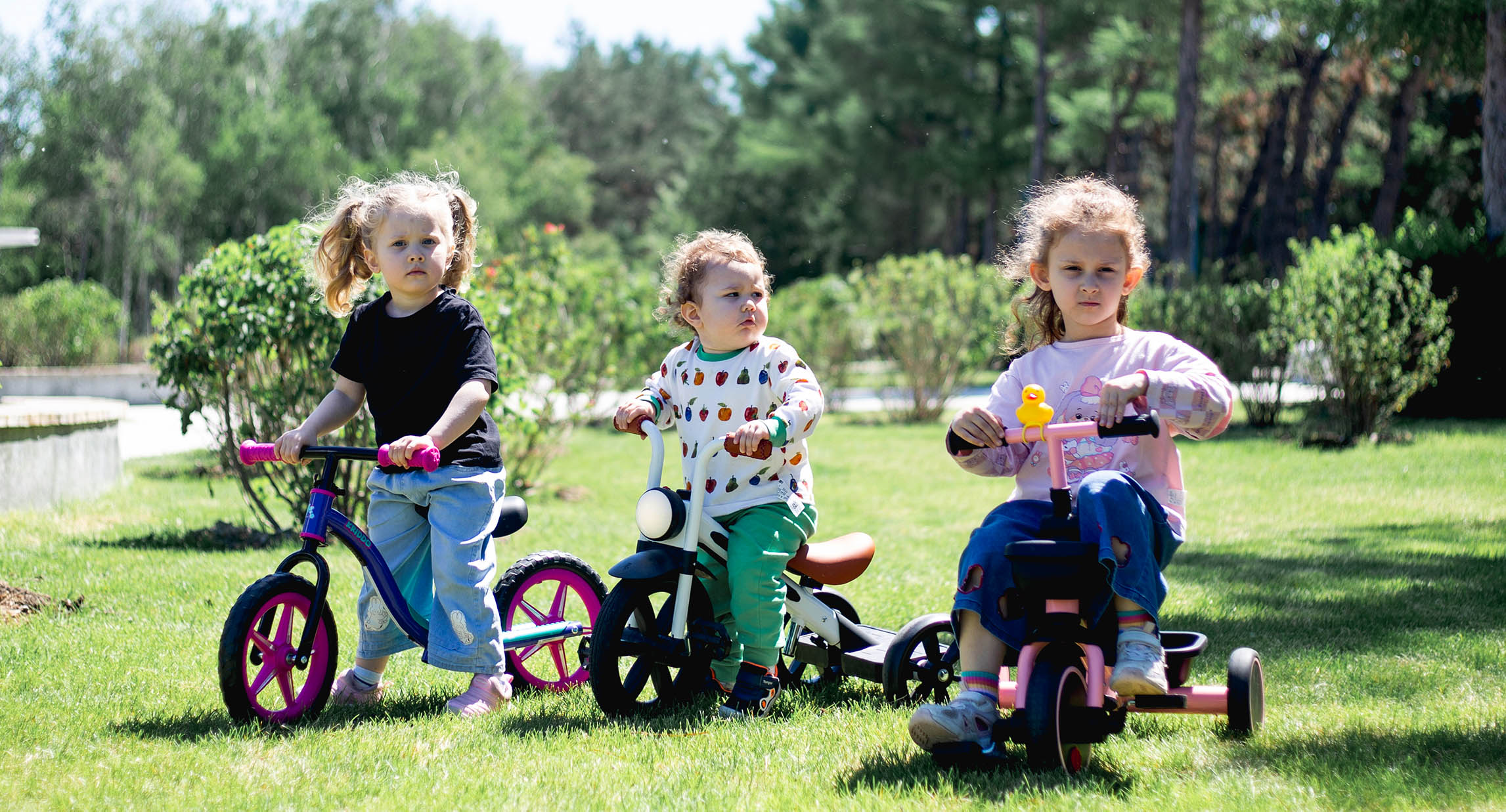 Electronic Toys vs Traditional Toys: Finding the Right Balance in Play