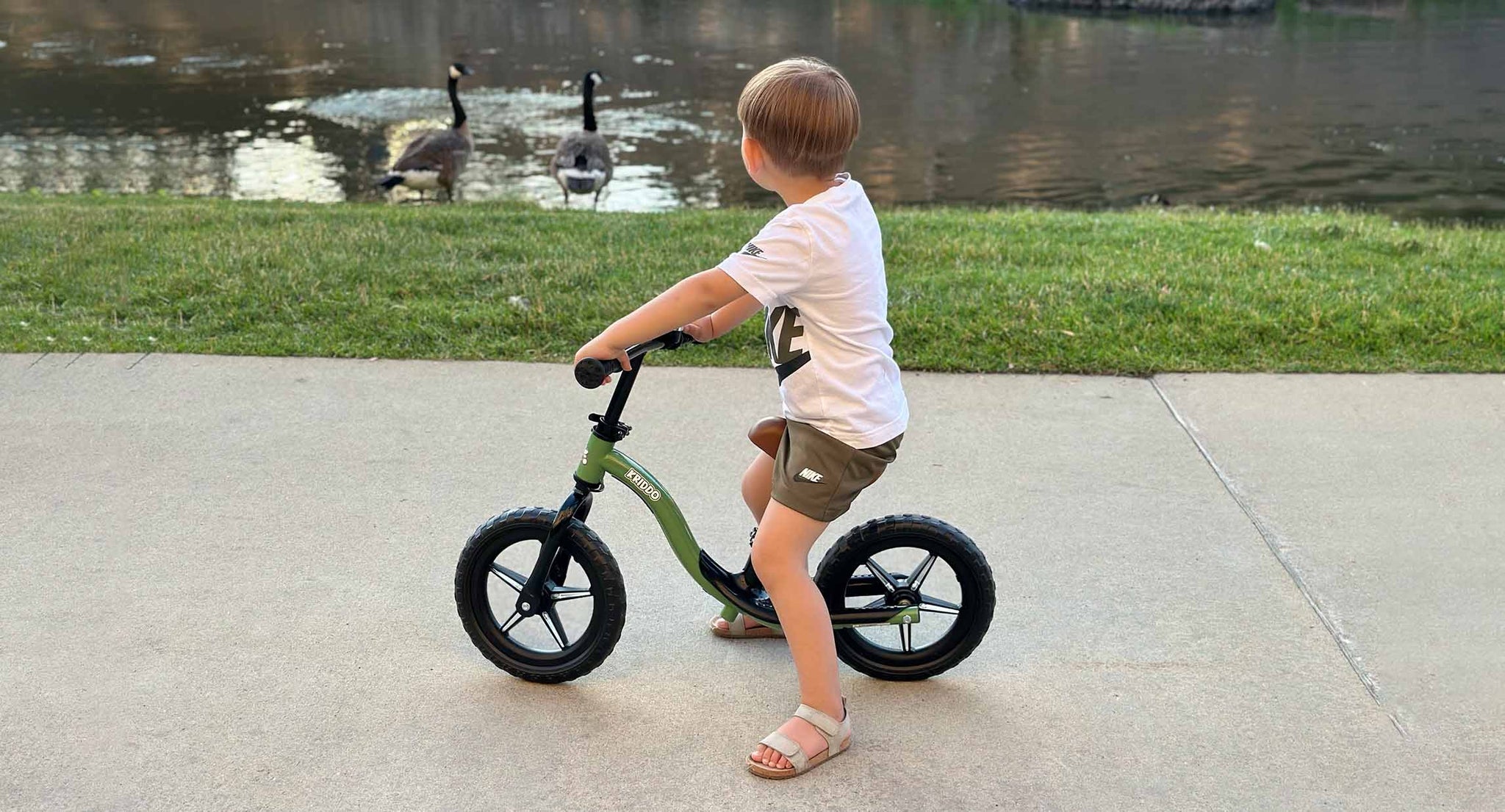 How to Be a Positive Parent:
Simple Ways to Build a Stronger Bond