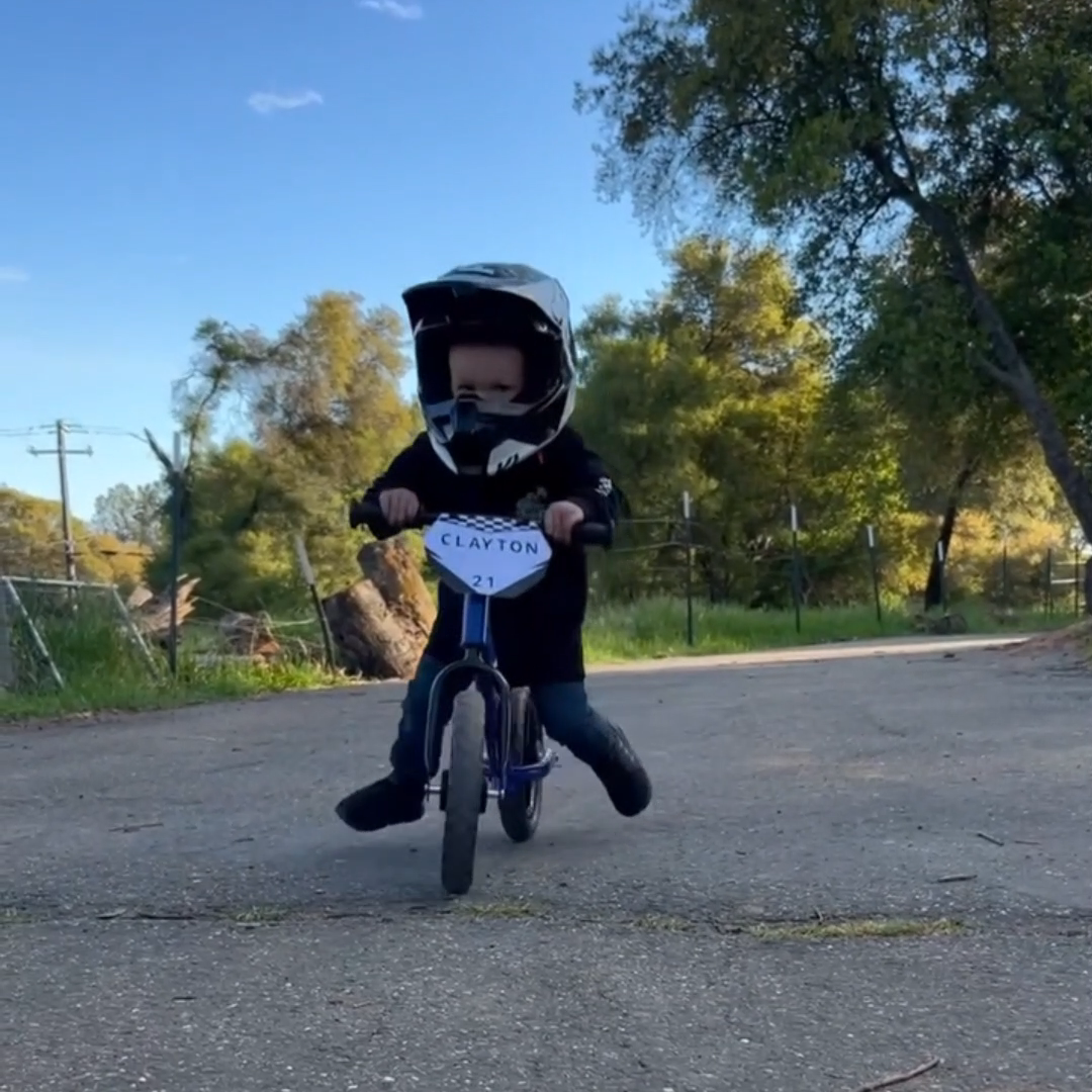 Riding KB002 on a Park Trail .png__PID:812ec4d6-b7c8-4888-942b-800029b517a1